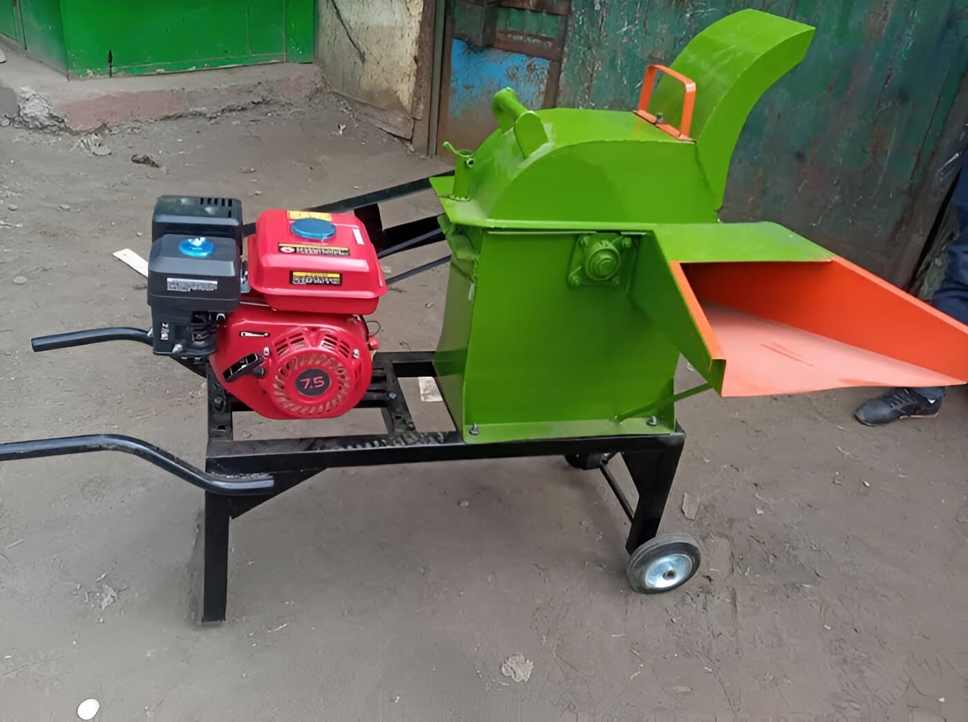 Construction Machinery & Precast Molding Experts